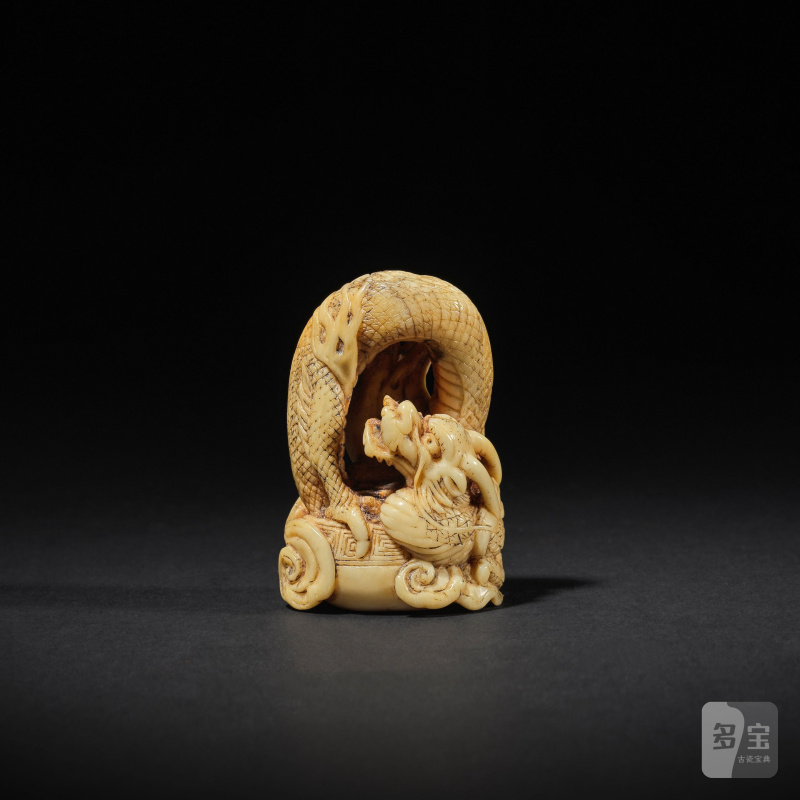 海象牙彫根付 龍 無銘 19世紀前期 | NETSUKE EN IVOIRE MARIN REPRÉSENTANT UN DRAGON - 图1